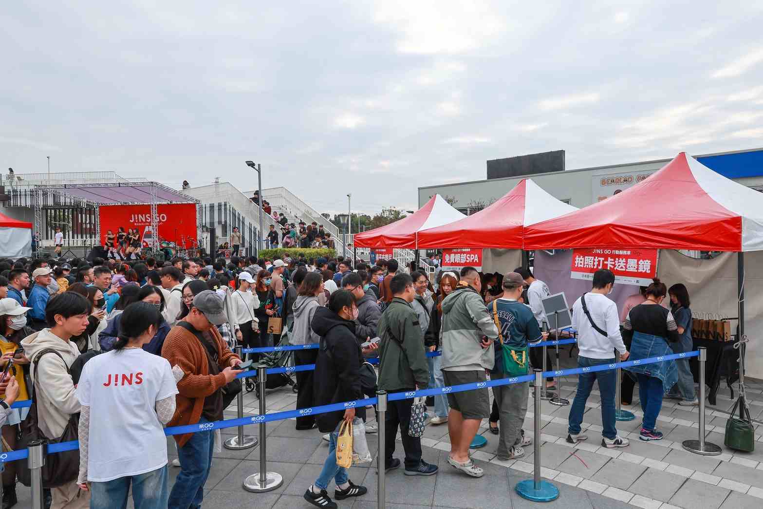 JINS GO 來了! 1/10-1/11攜手芒果醬、旺福 熱血嗨翻南台灣  JINS 人氣活動破萬人響應 送千支墨鏡還不夠 今年寵粉繼續送