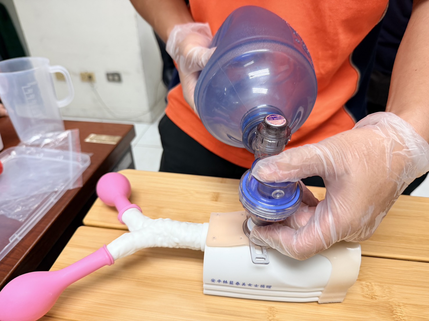 守護生命新里程！臺南市政府消防局獲贈「綜合氣道與止血訓練模組」 創傷急救教育訓練全面啟動