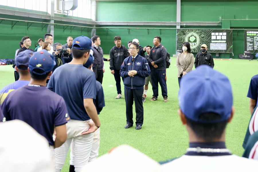 黃偉哲探班韓職樂天巨人亞太春訓兼公益棒球講座　感謝深化台韓棒球交流