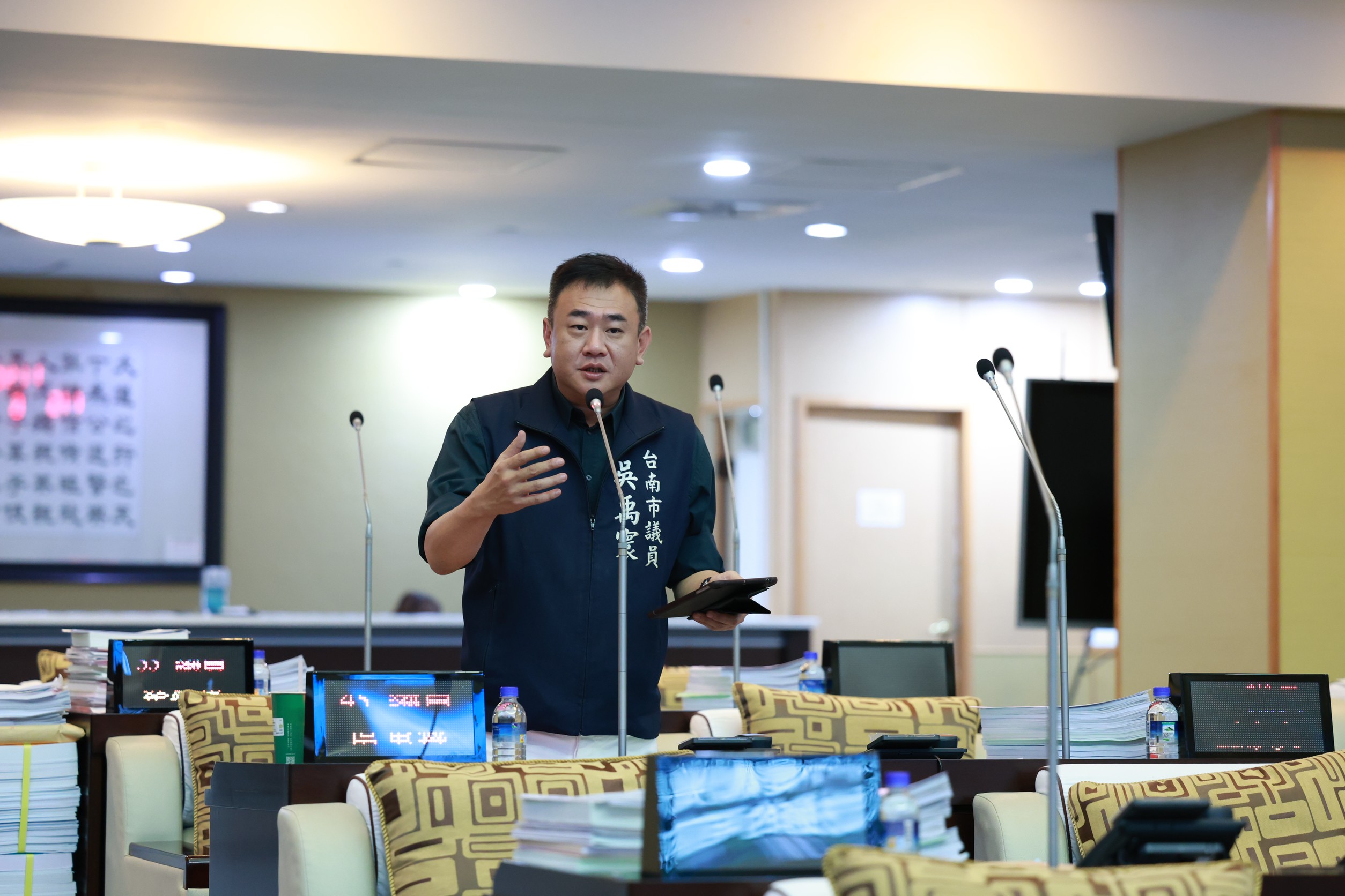 高雄市動保處公務車疑載運流浪犬至龍崎山區　市議員吳禹寰要求徹查並公布結果
