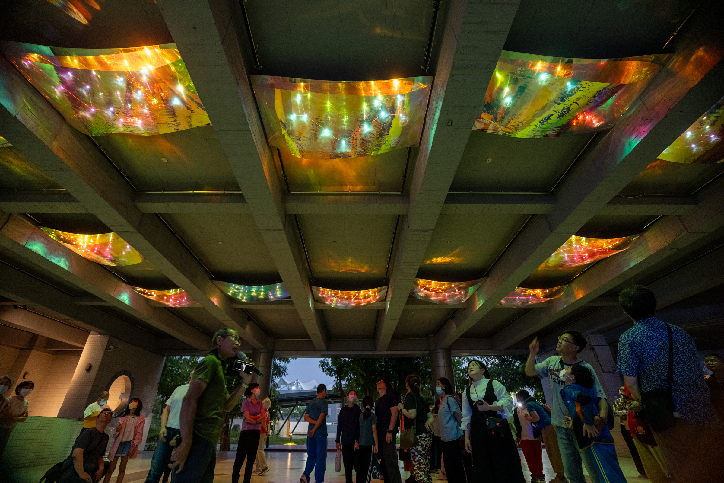 「減碳光環境示範展覽—河畔沐光：星空下的生活美學」即日開展