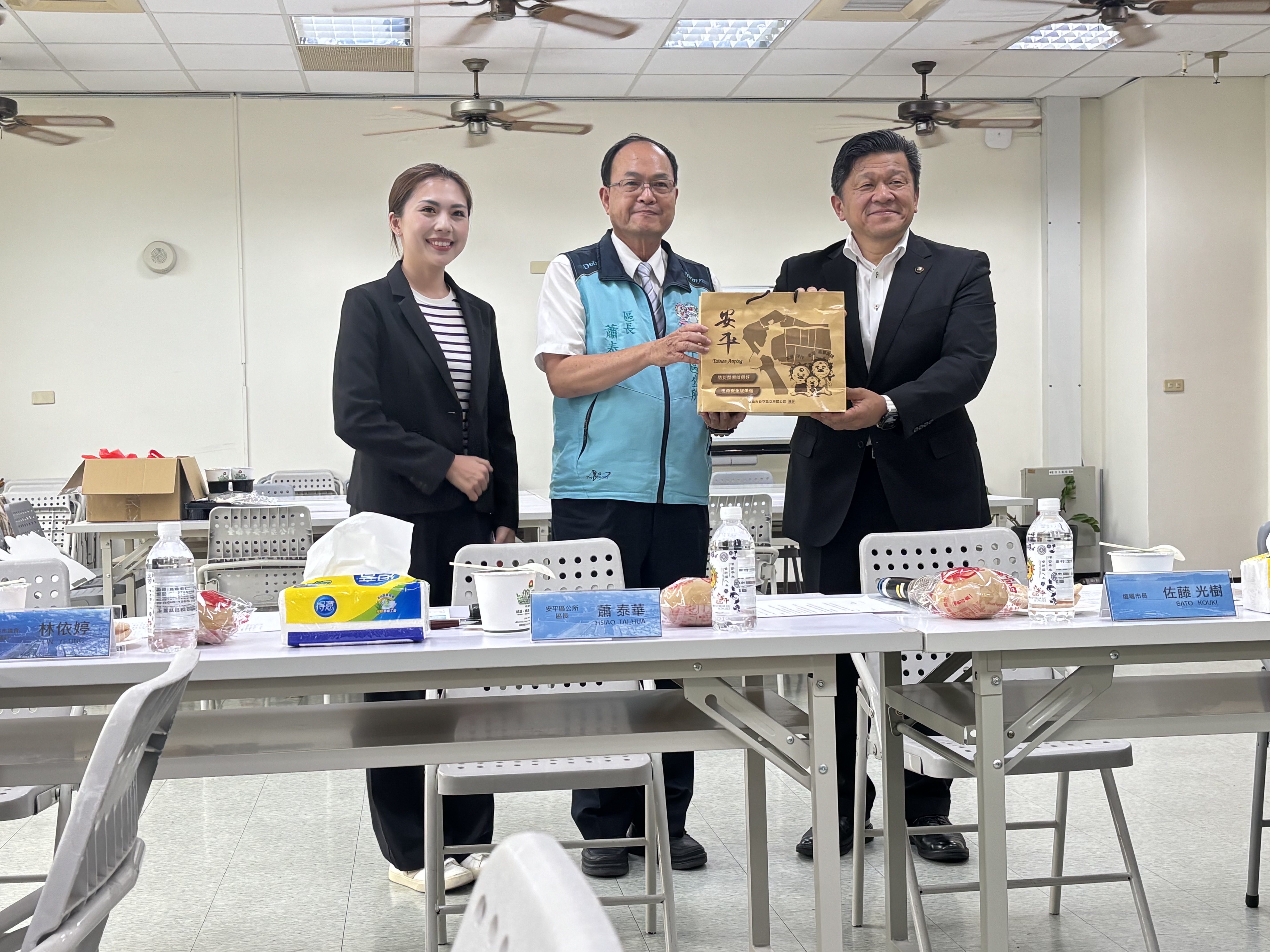 台日港灣城市深化交流，日本宮城縣塩竈市訪團拜會安平區公所，共商友好交流協定與教育合作