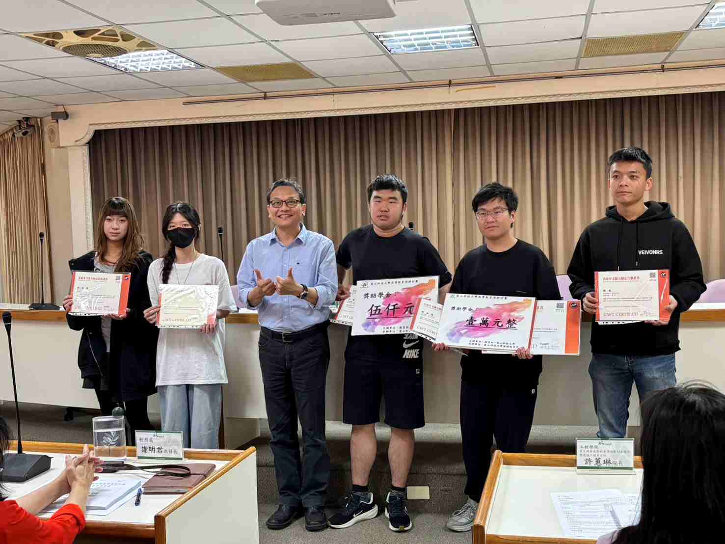 崑山科大學生成功挑戰CWT中文檢定最高等級 摘萬元獎學金