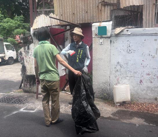 夏季蚊媒傳染病警訊：南市府強化巡查，提醒市民落實「巡、倒、清、刷」防蚊