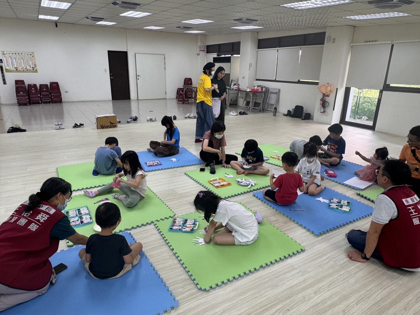 臺南市永康區東橋歐巴里長，整合社區資源，結合創世基金會，舉辦88節健康有愛活動