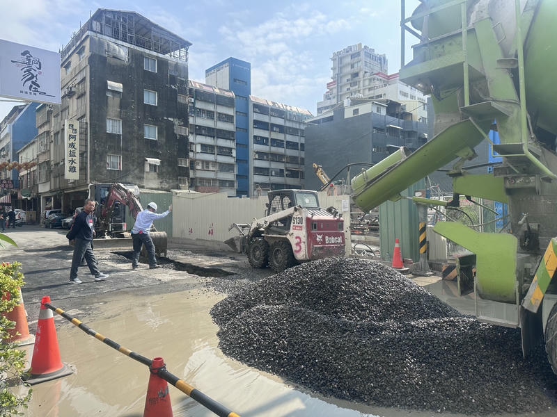 五妃街道路下陷事件 南市府啟動跨局處小組嚴密監控確保安全