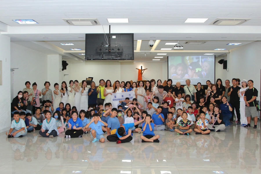 台南世界旗袍文化推展聯合會在白河林子內教會靈修會館舉辦「公益 × 藝術月例會」