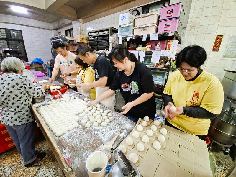百年老店「舊來發餅舖」，六代傳承傳統餅藝，也變化出食趣創意