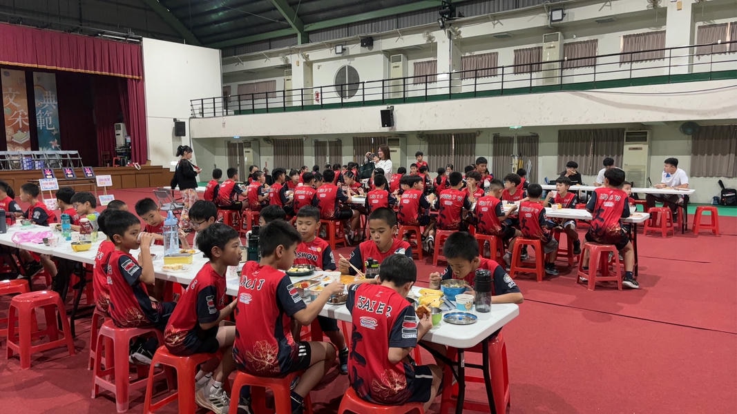 南市文化國小羽球隊全國國小盃奪雙冠　為臺南寫下榮耀篇章