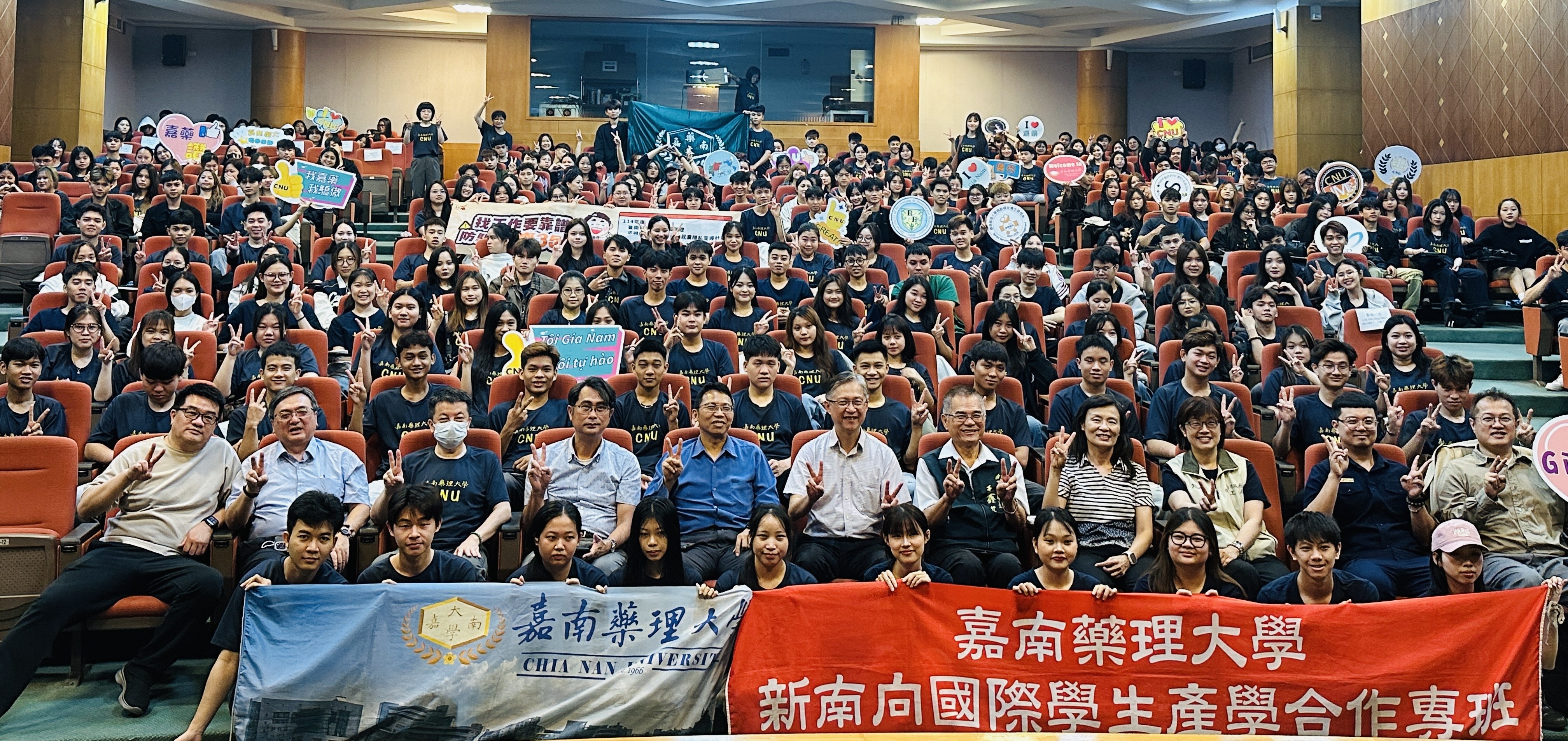 校園宣導越語翻譯超接地氣！臺南勞工局境外生求職防騙講座獲迴響熱烈