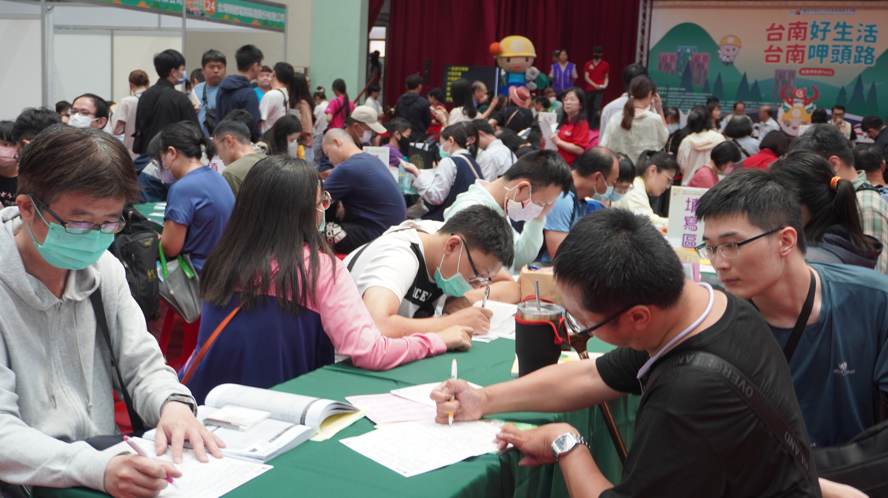 勞工局推動多元就業服務措施　協助市民重返職場成功就業