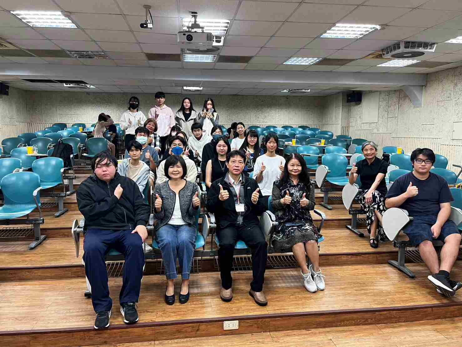 崑山科大學生以文字凝視生命 書寫人生故事勇闖心靈難題