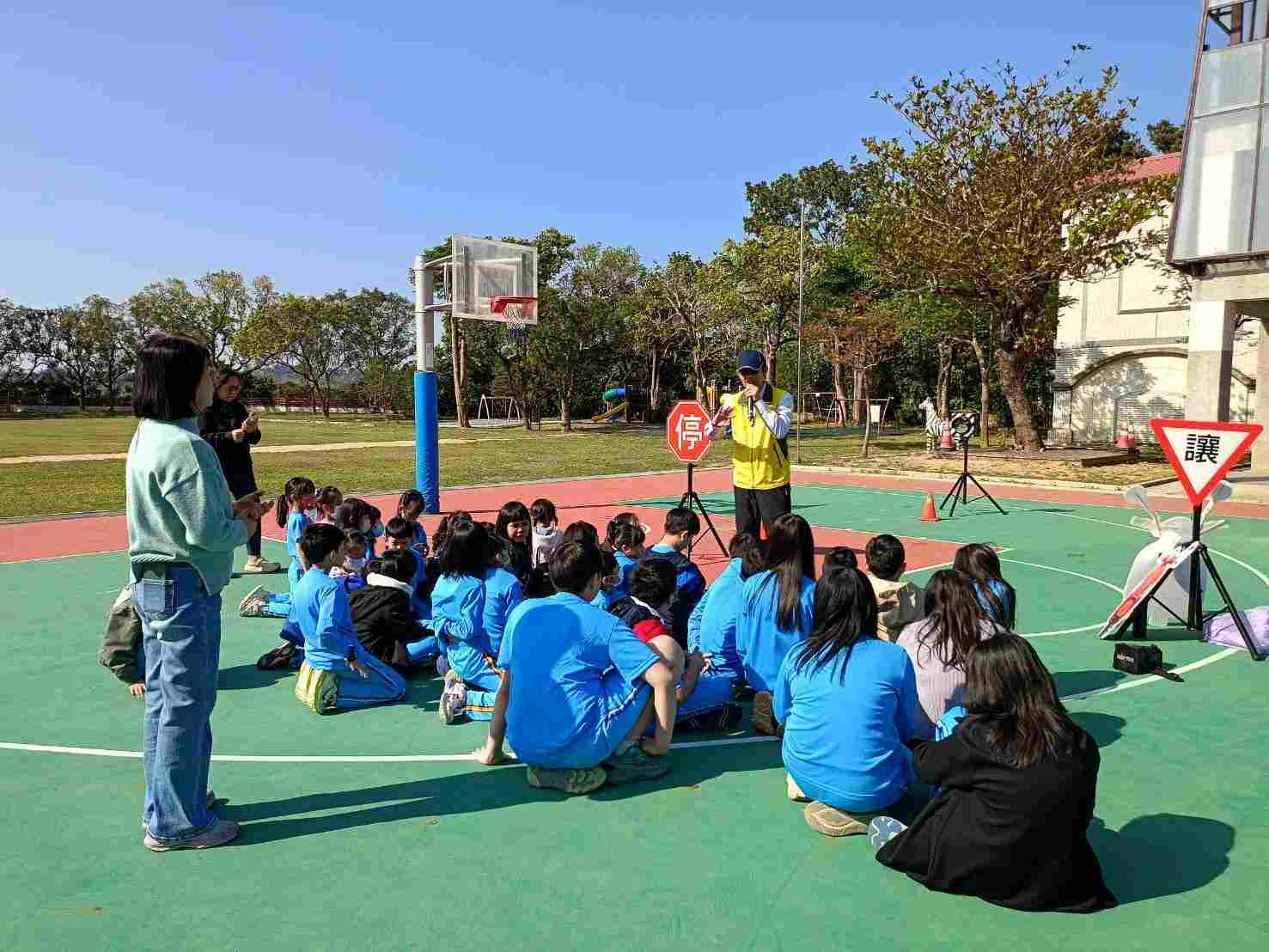 麻豆站赴偏鄉左鎮百年國小傳送交通安全