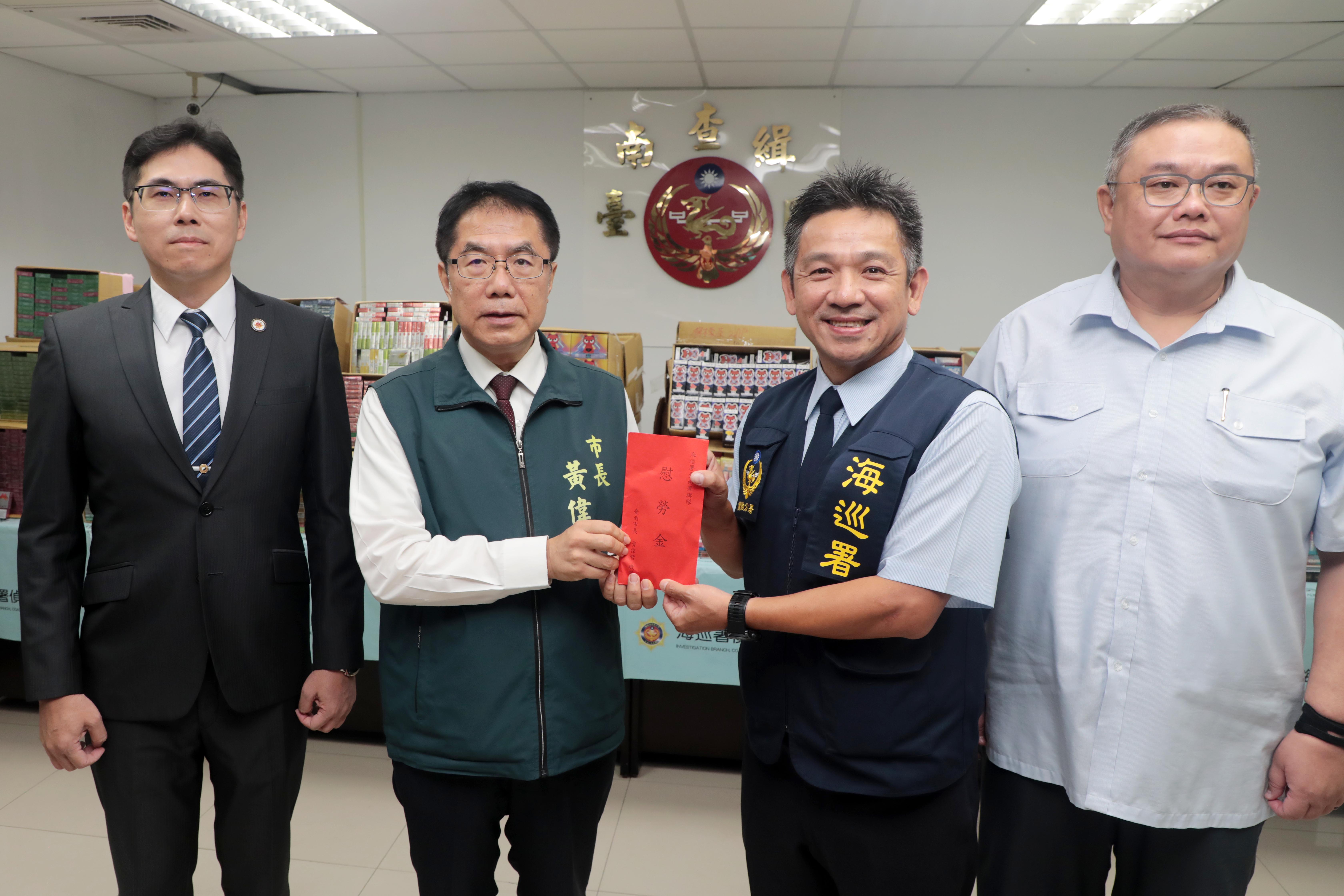 台南市與中央執法機關攜手查緝非法電子菸 大案首告破獲