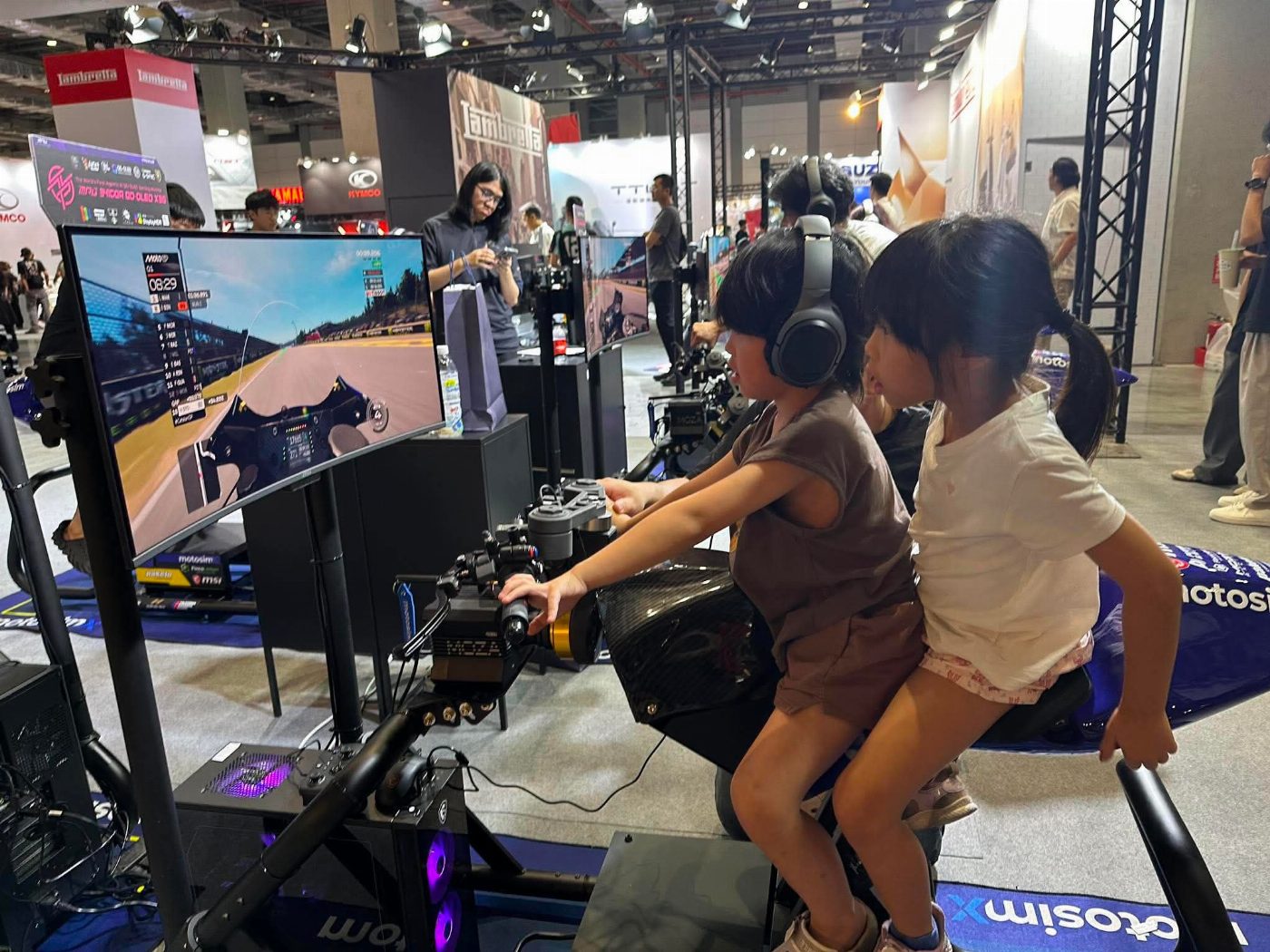 MotosimX_EXPO_kids